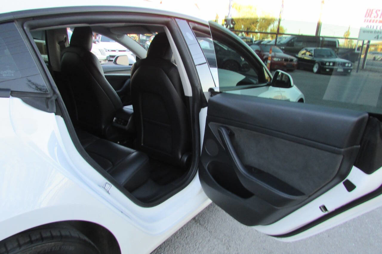 Used 2021 Tesla Model 3 Standard Range Plus image 23