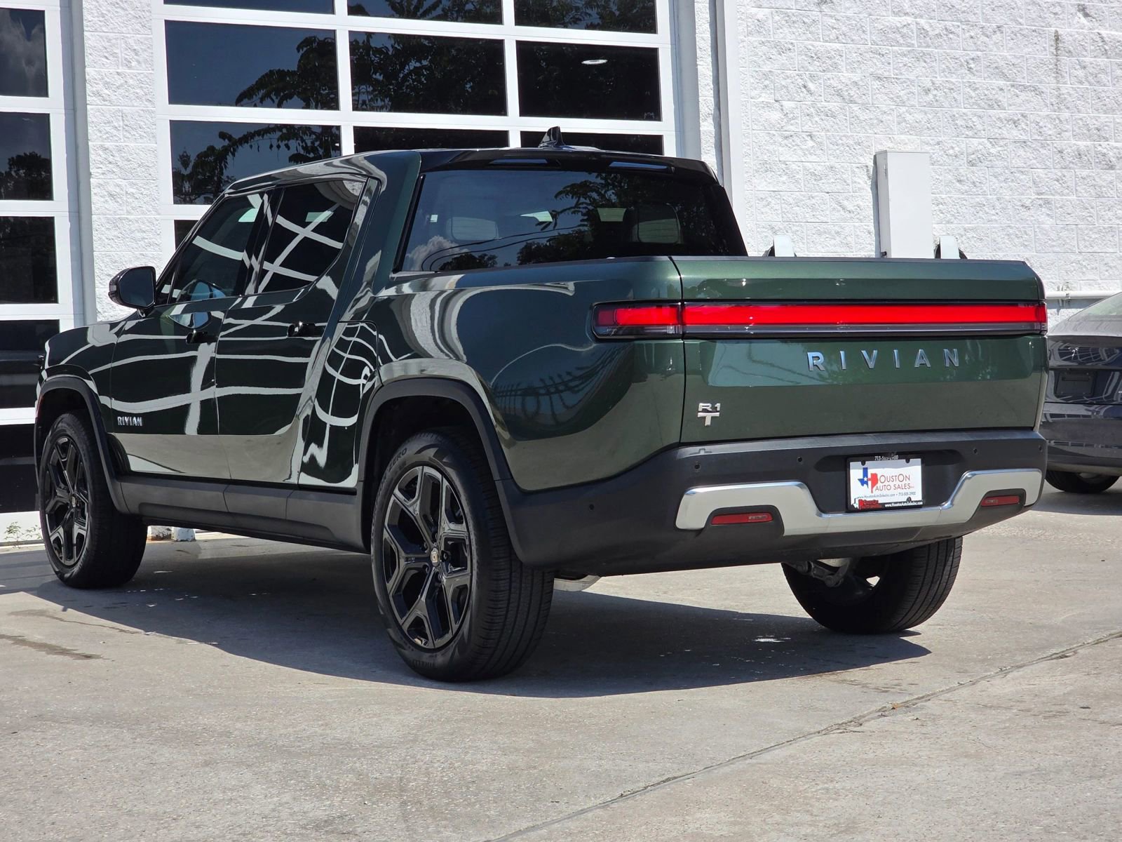 Used 2024 Rivian R1T Adventure AWD/4WD image 7