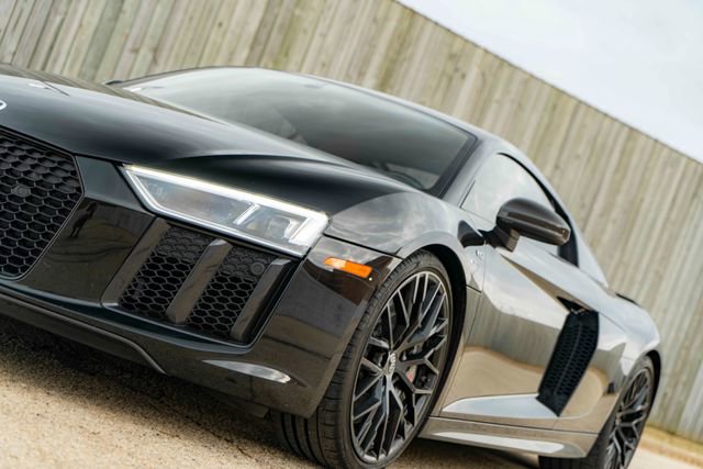 Used 2018 Audi R8 V10 plus image 32