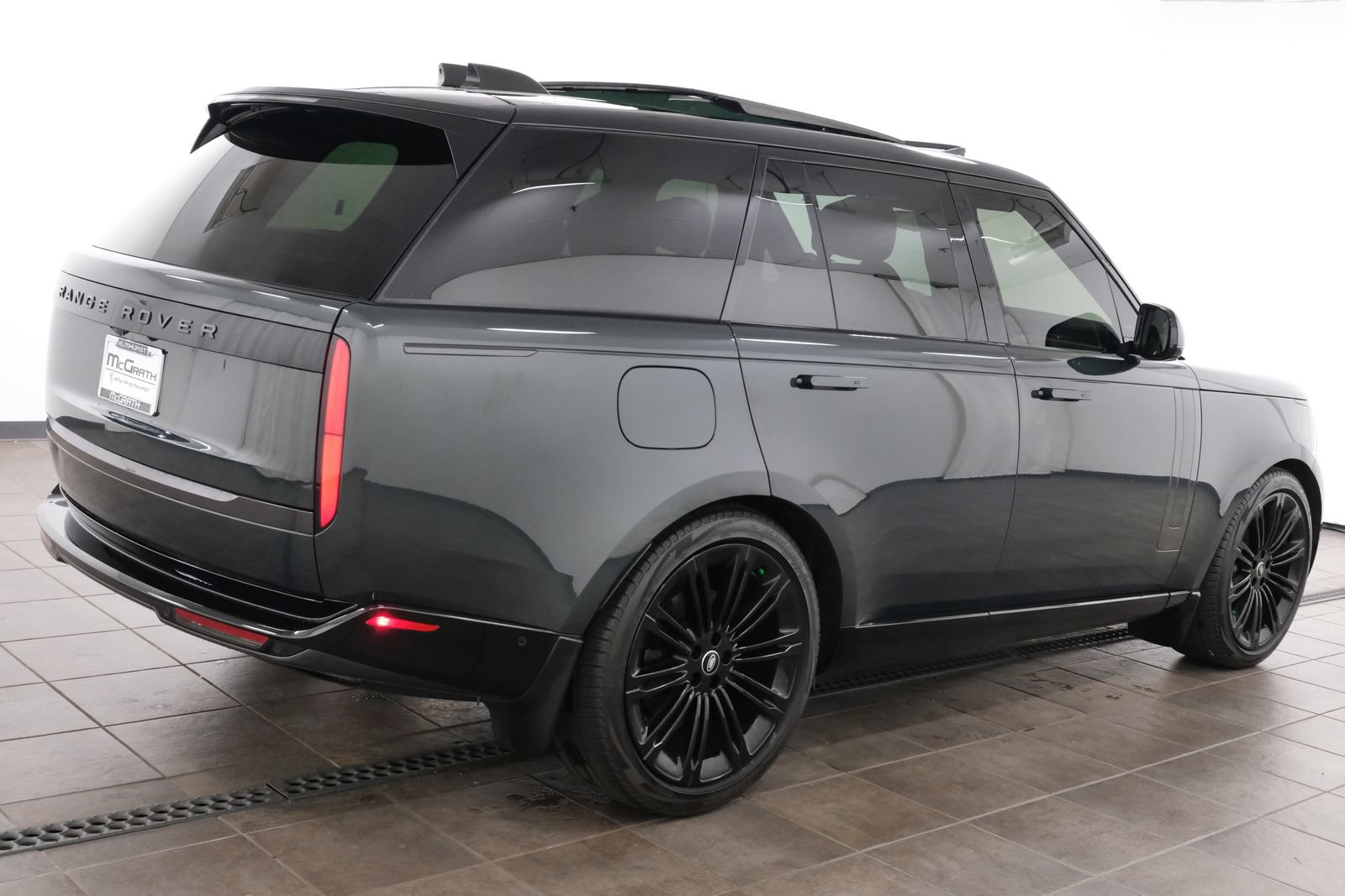 Used 2024 Land Rover Range Rover SE AWD/4WD image 6