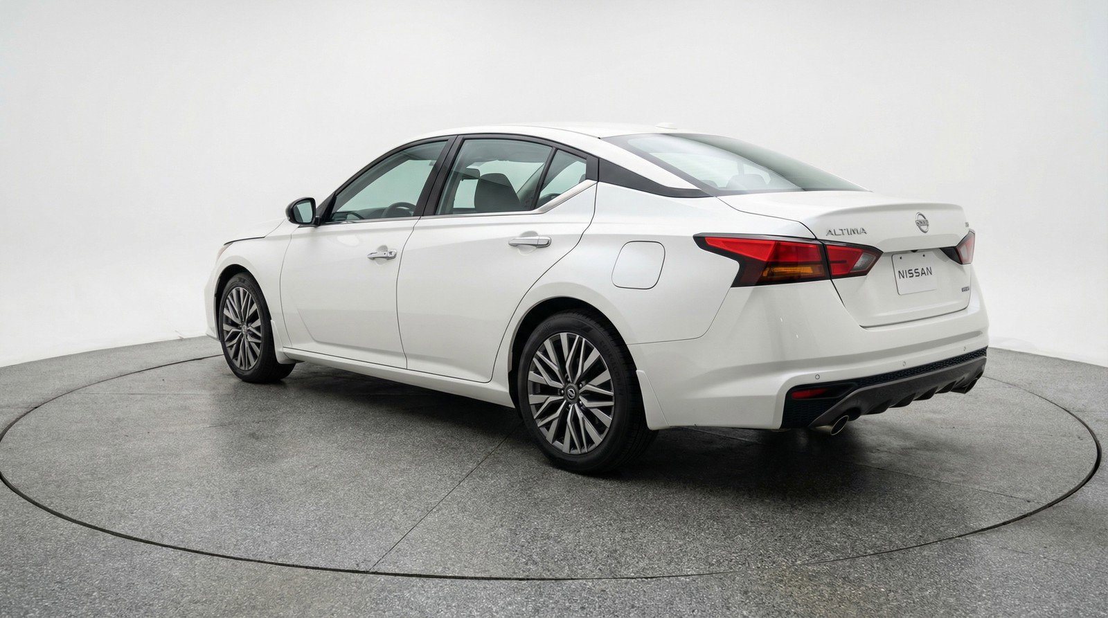 Used 2025 Nissan Altima 2.5 SV image 6