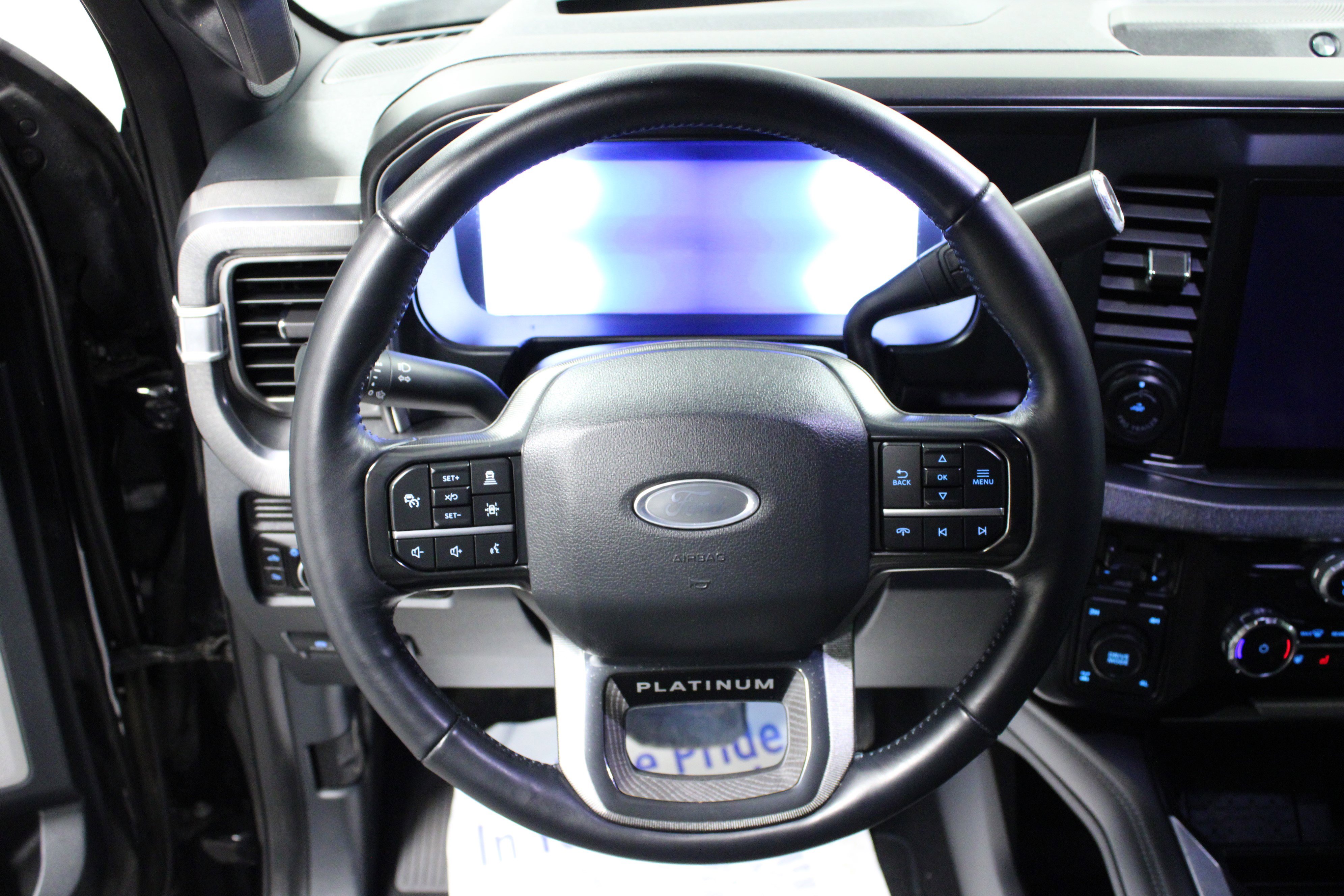 Used 2025 Ford F250 Platinum w/ FX4 Off-Road Package image 17