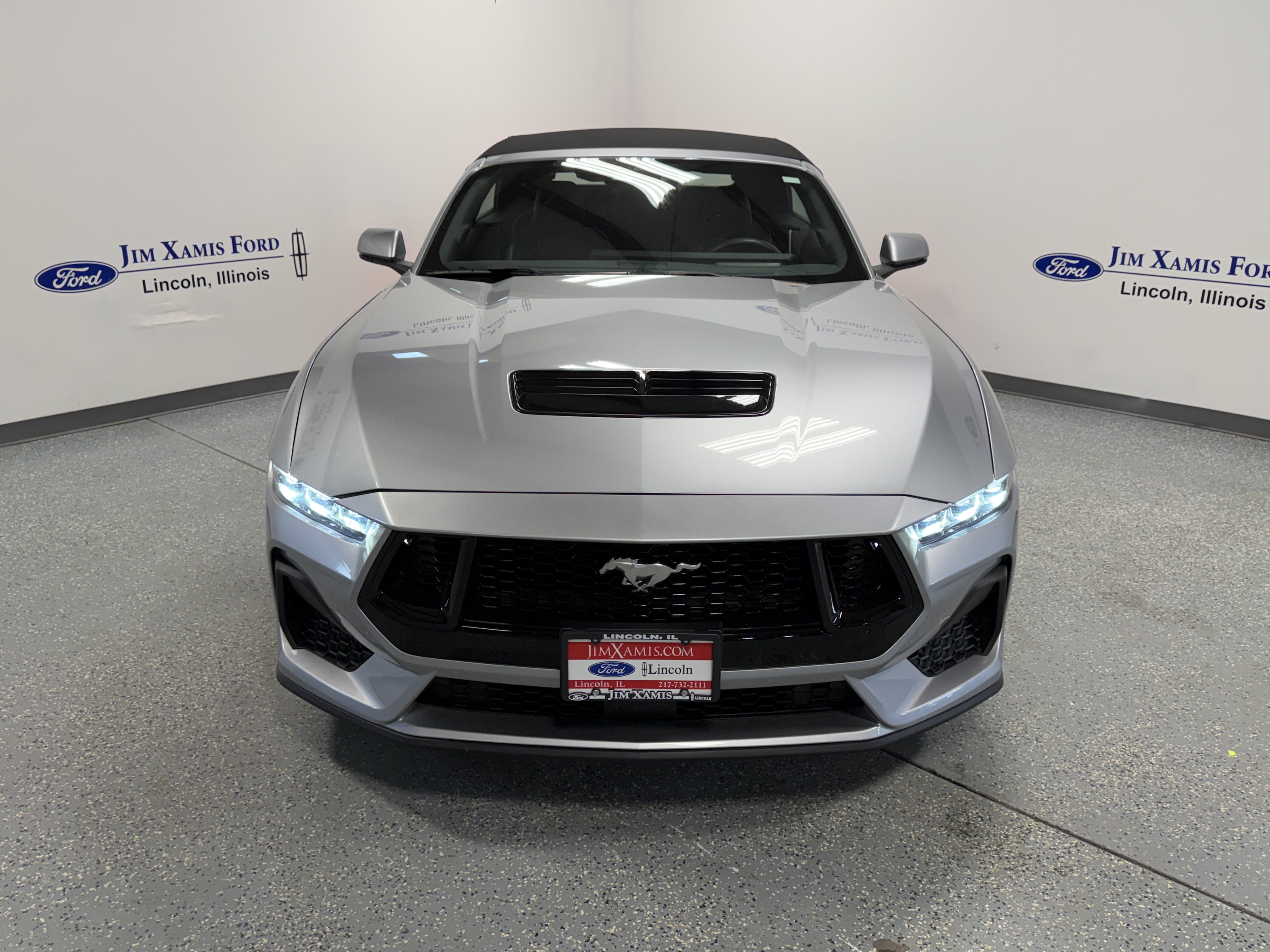 Used 2024 Ford Mustang GT Premium RWD image 2