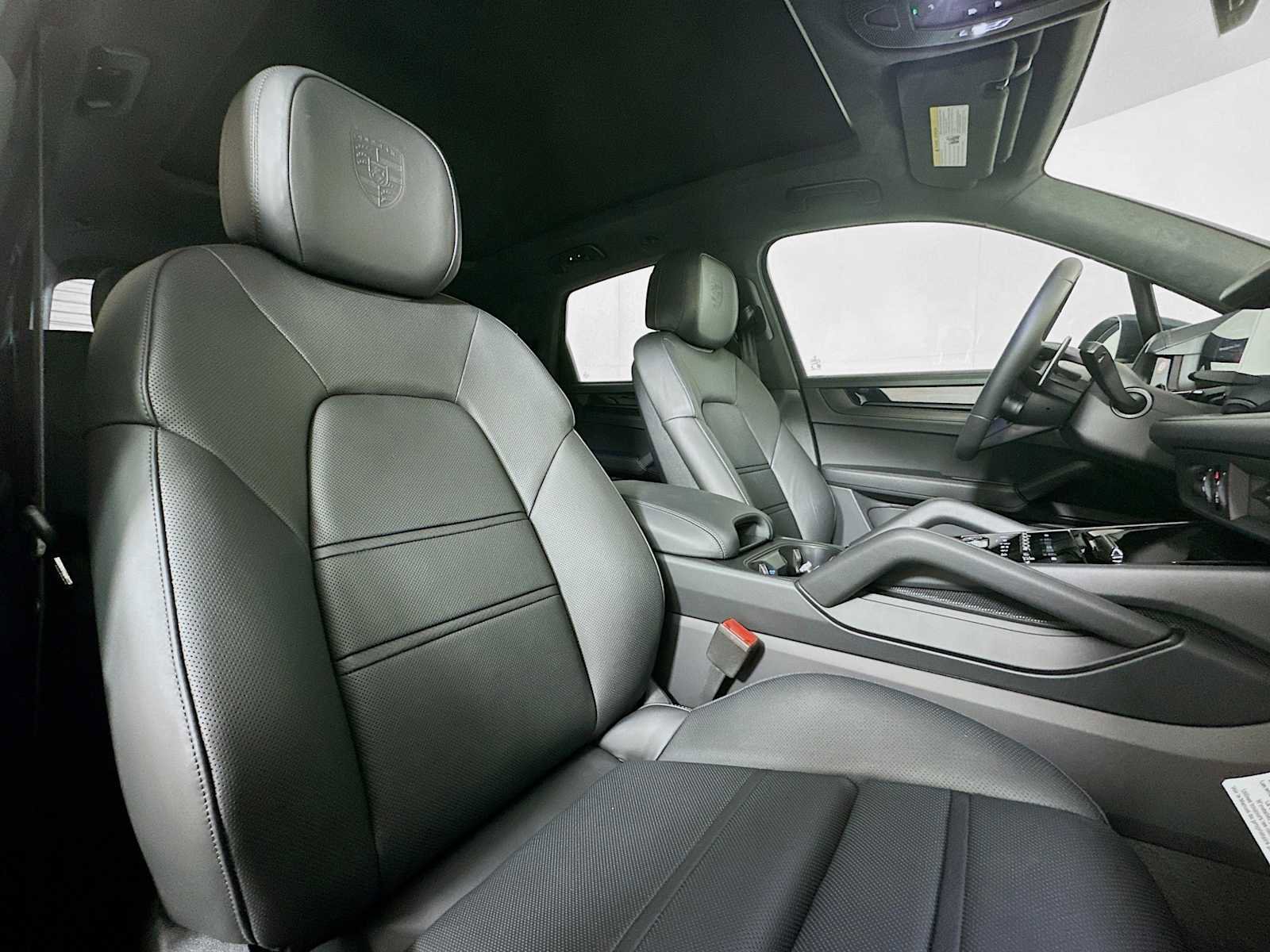 New 2026 Porsche Cayenne GTS AWD/4WD image 30