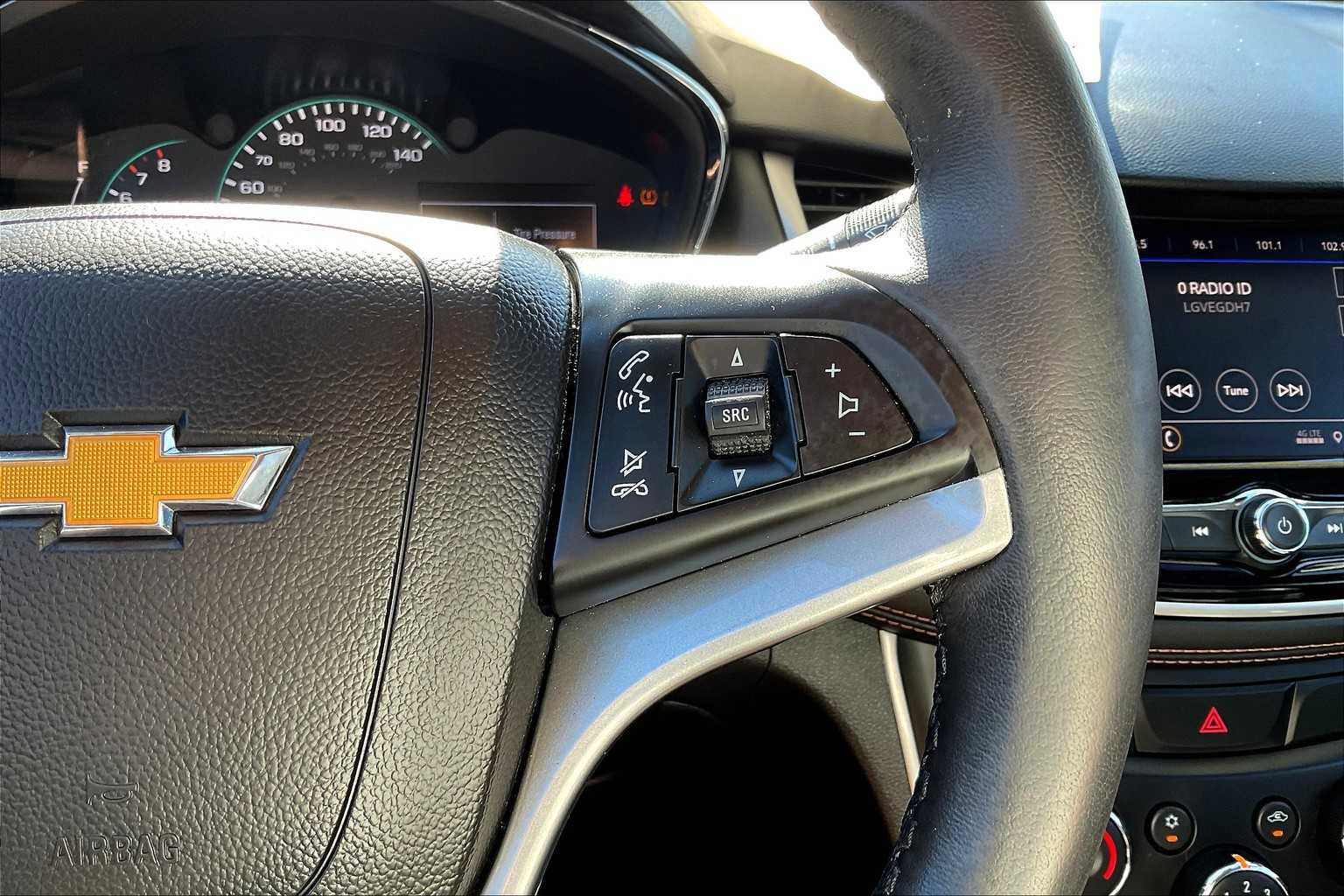 Certified 2021 Chevrolet Trax LT w/ Driver Confidence Package image 18