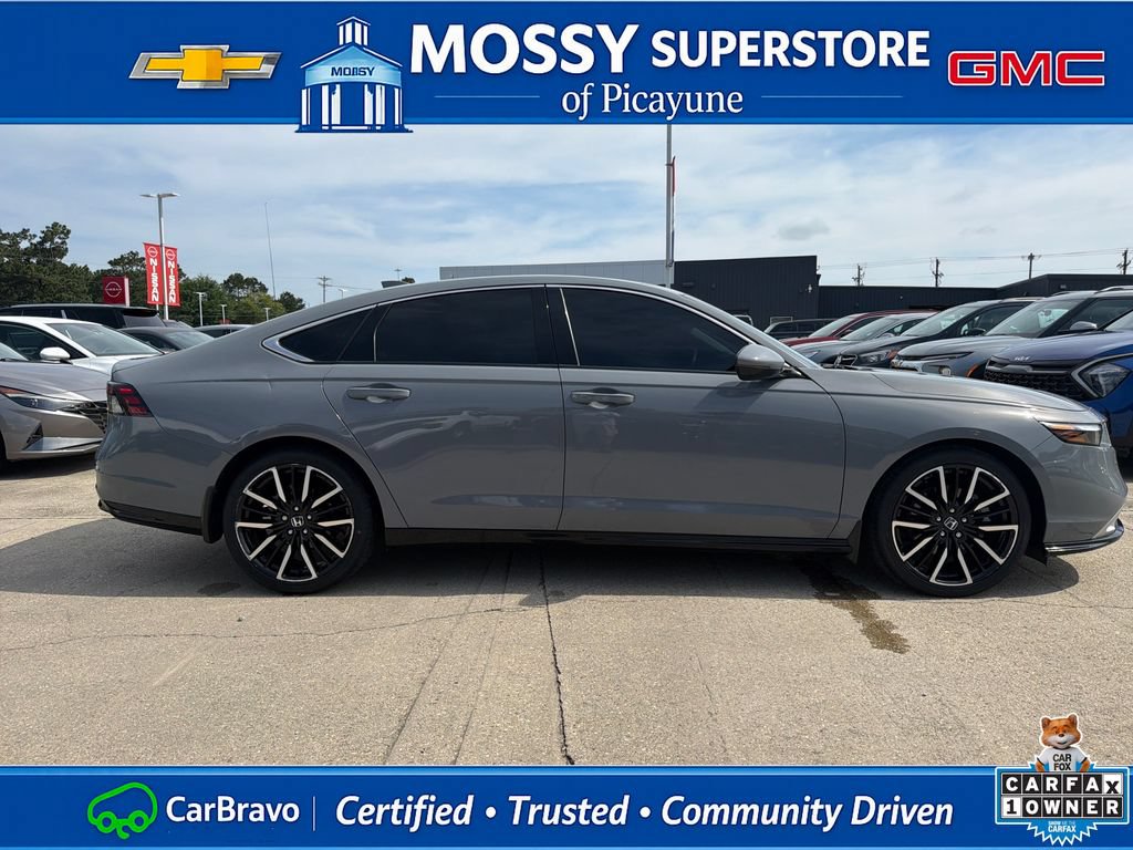 Used 2023 Honda Accord Touring image 7