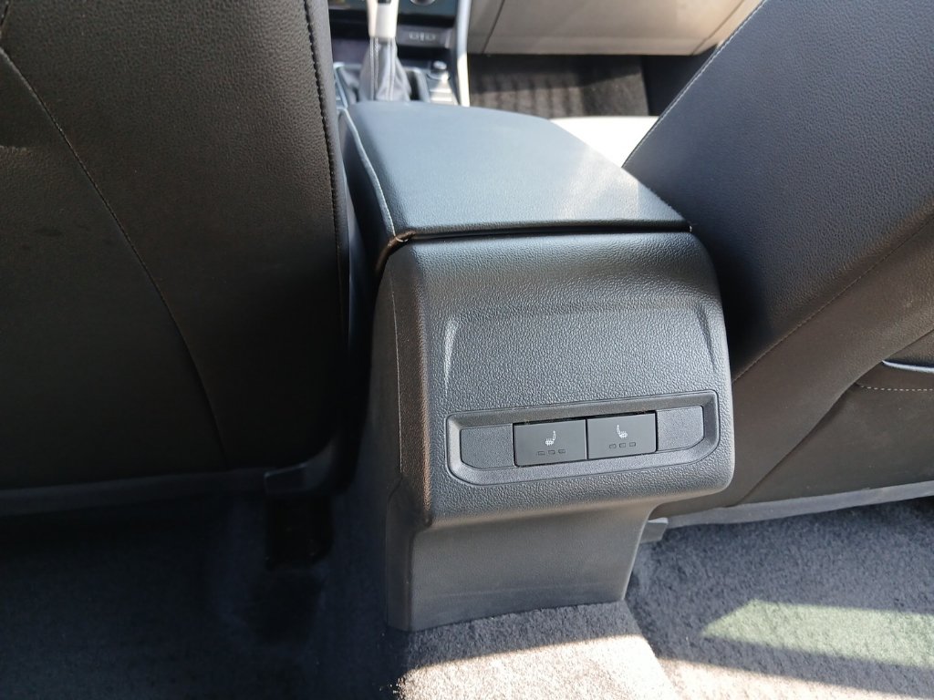 Certified 2024 Volkswagen Jetta SEL FWD image 21