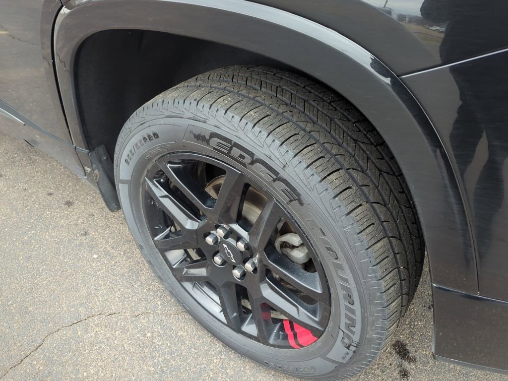Used 2022 Chevrolet Traverse Premier w/ Redline Edition image 13