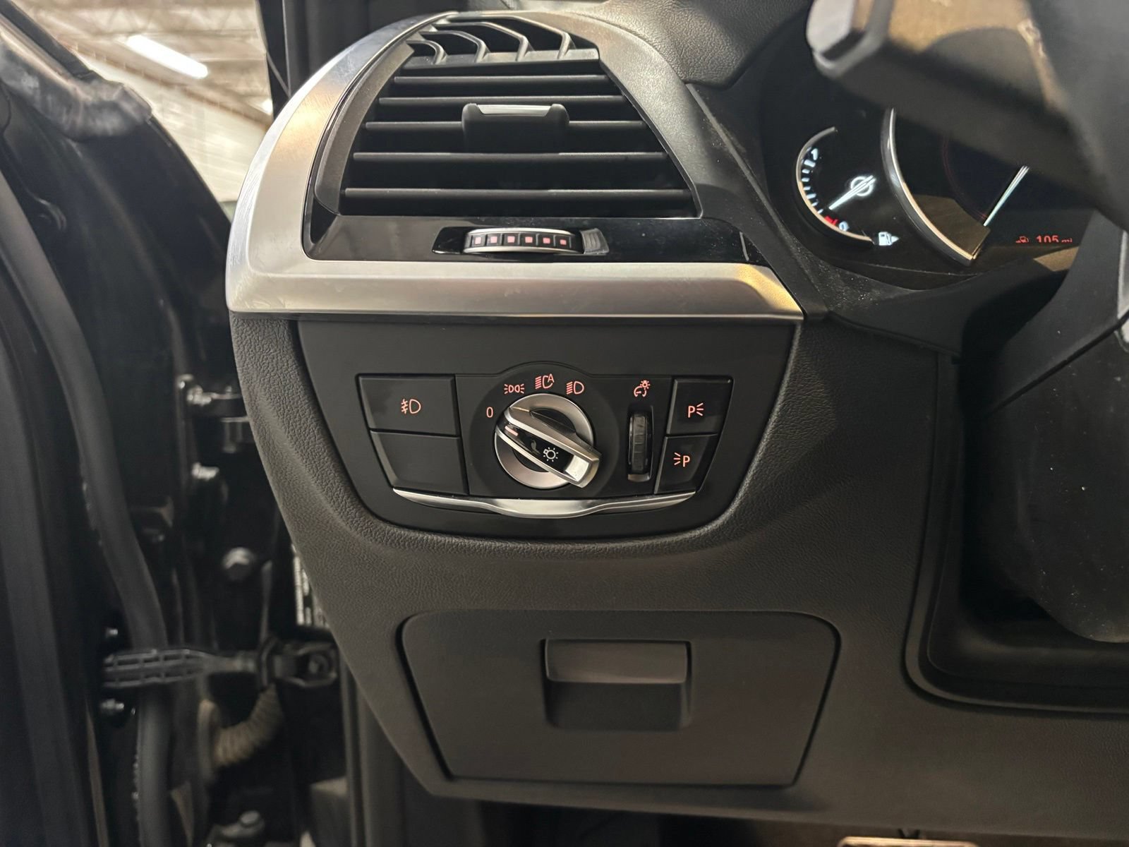 Used 2019 BMW X3 xDrive30i w/ Convenience Package AWD/4WD image 16