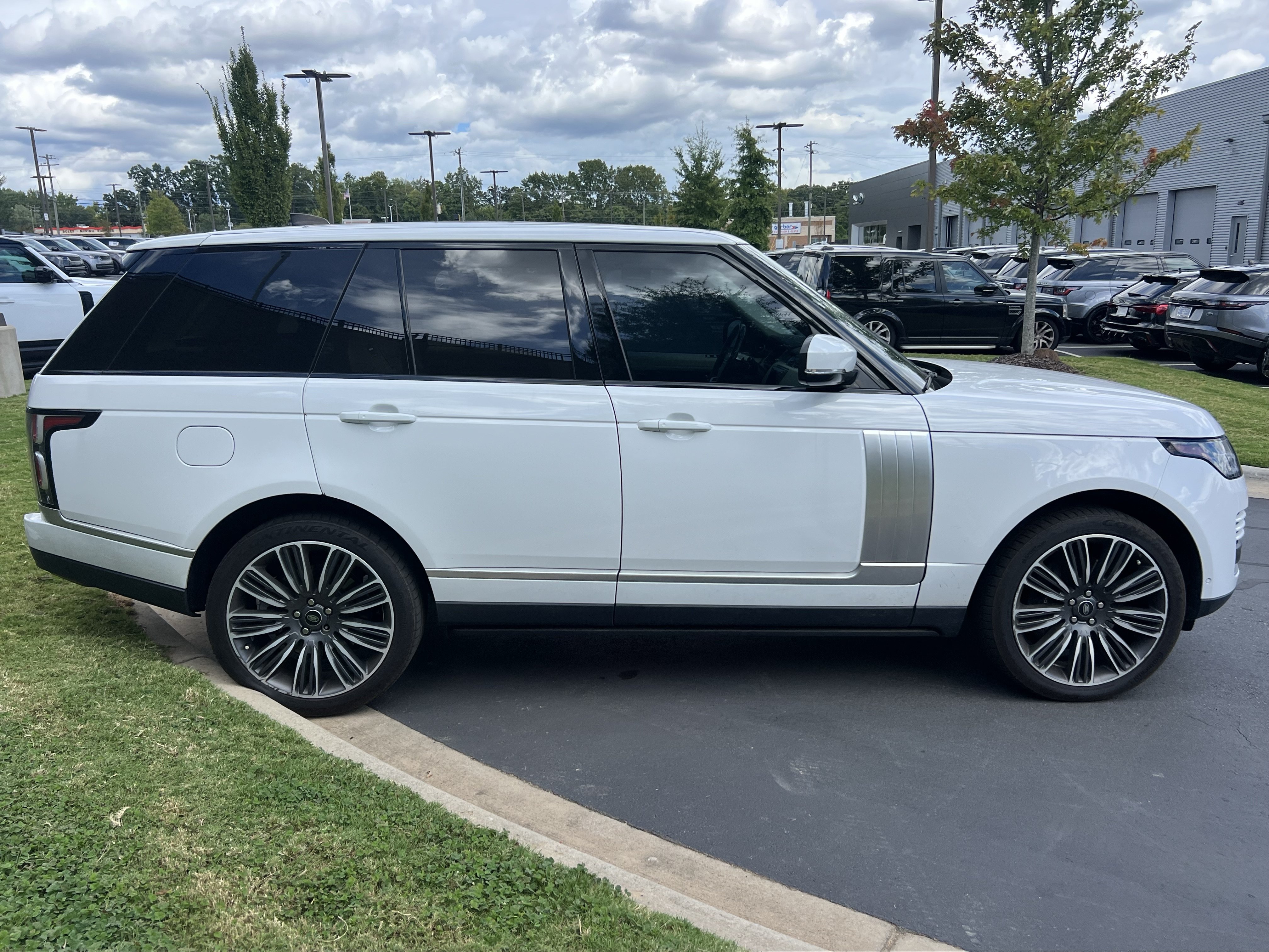 Used 2021 Land Rover Range Rover P525 Westminster Edition AWD/4WD image 8