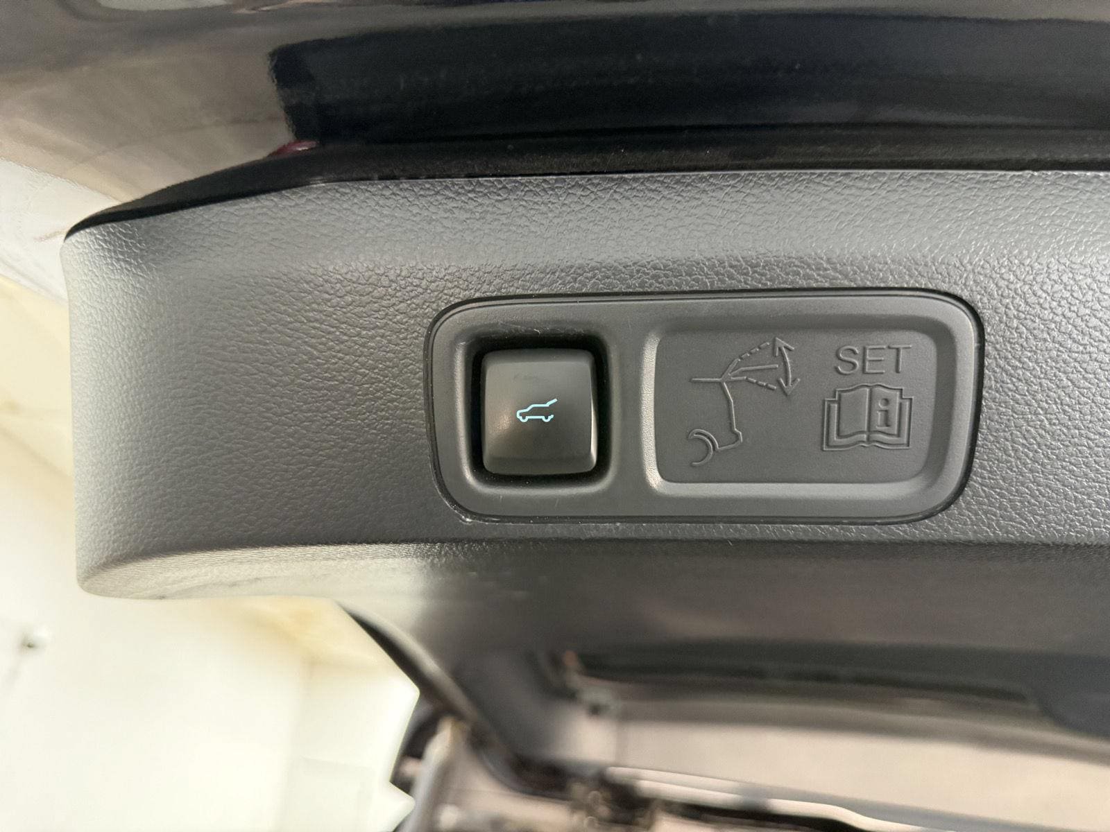 Used 2024 Ford Expedition Max Limited AWD/4WD image 32