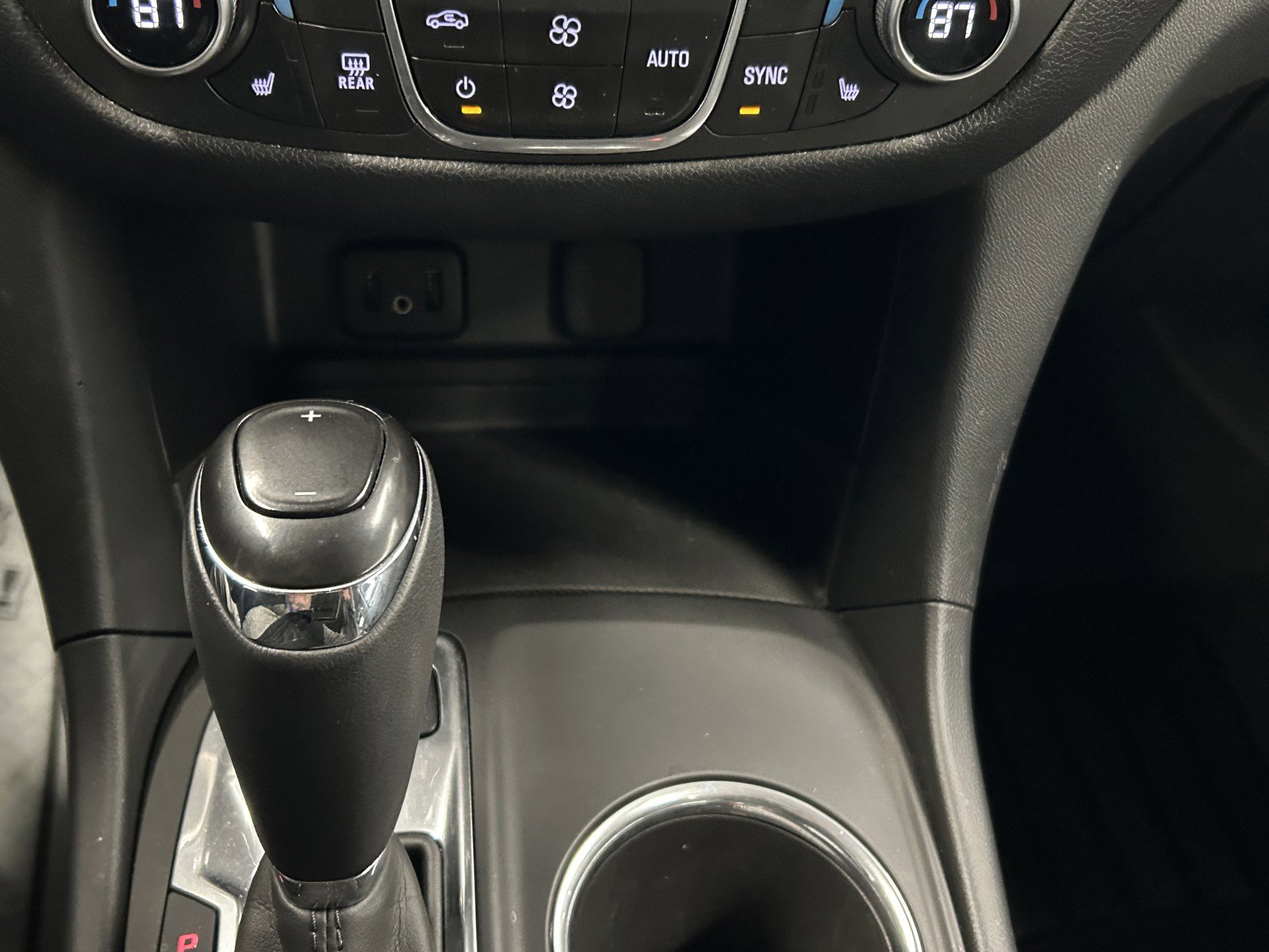 Used 2018 Chevrolet Equinox LT w/ Sun & Infotainment Package image 31