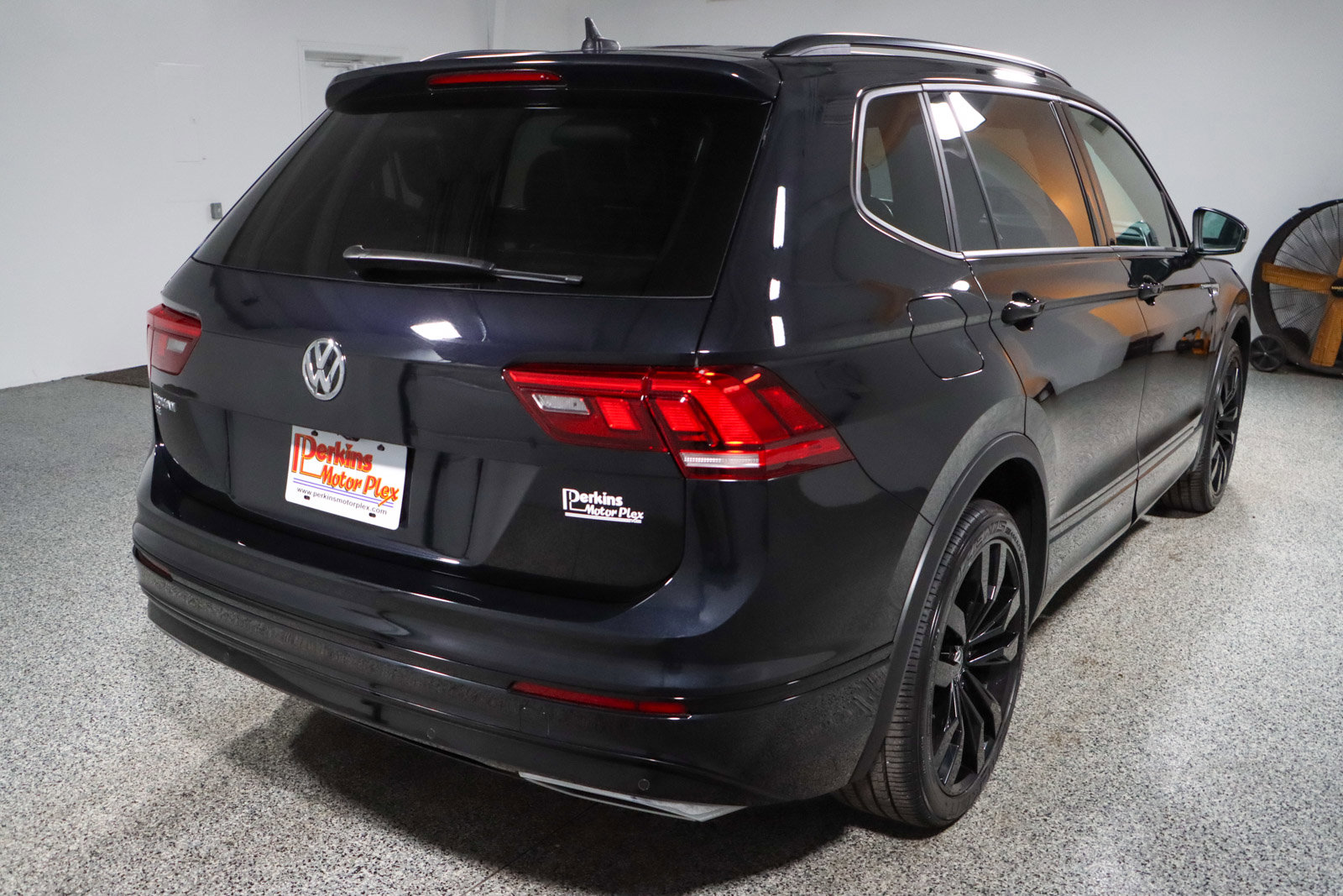 Used 2021 Volkswagen Tiguan SE R-Line image 7