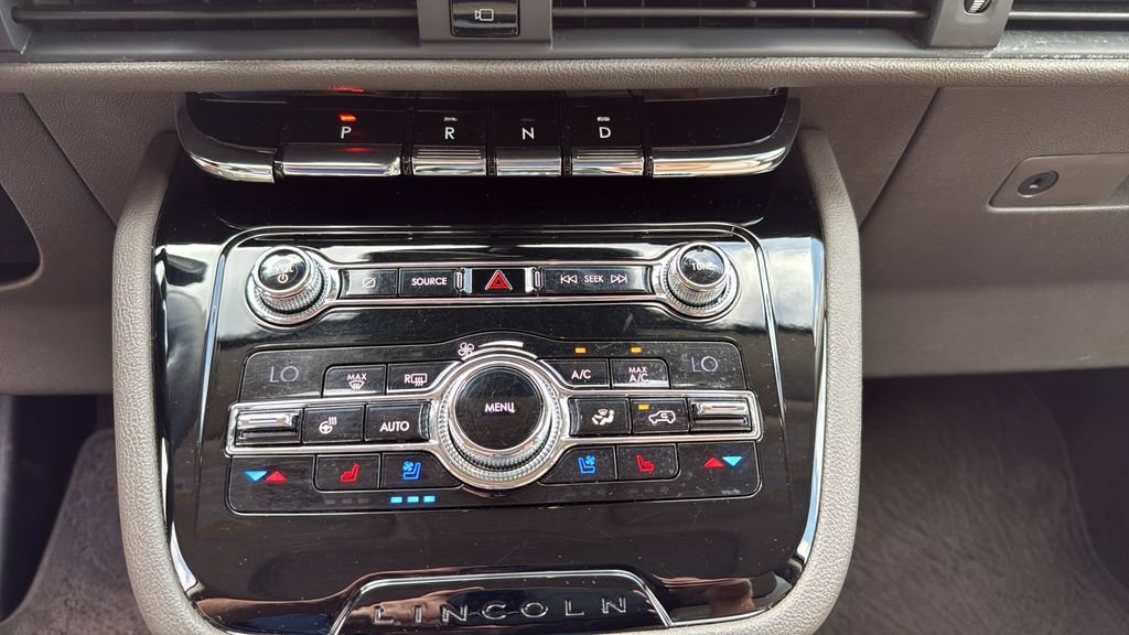Used 2020 Lincoln Corsair AWD w/ Premium Package image 28