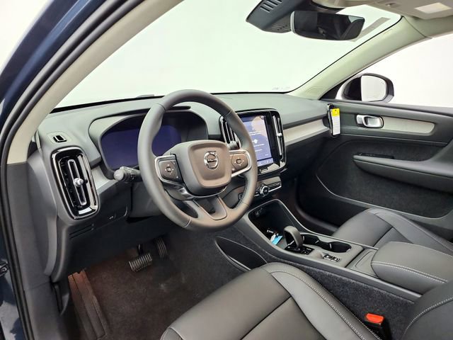 New 2026 Volvo XC40 B5 Core w/ Climate Package image 20