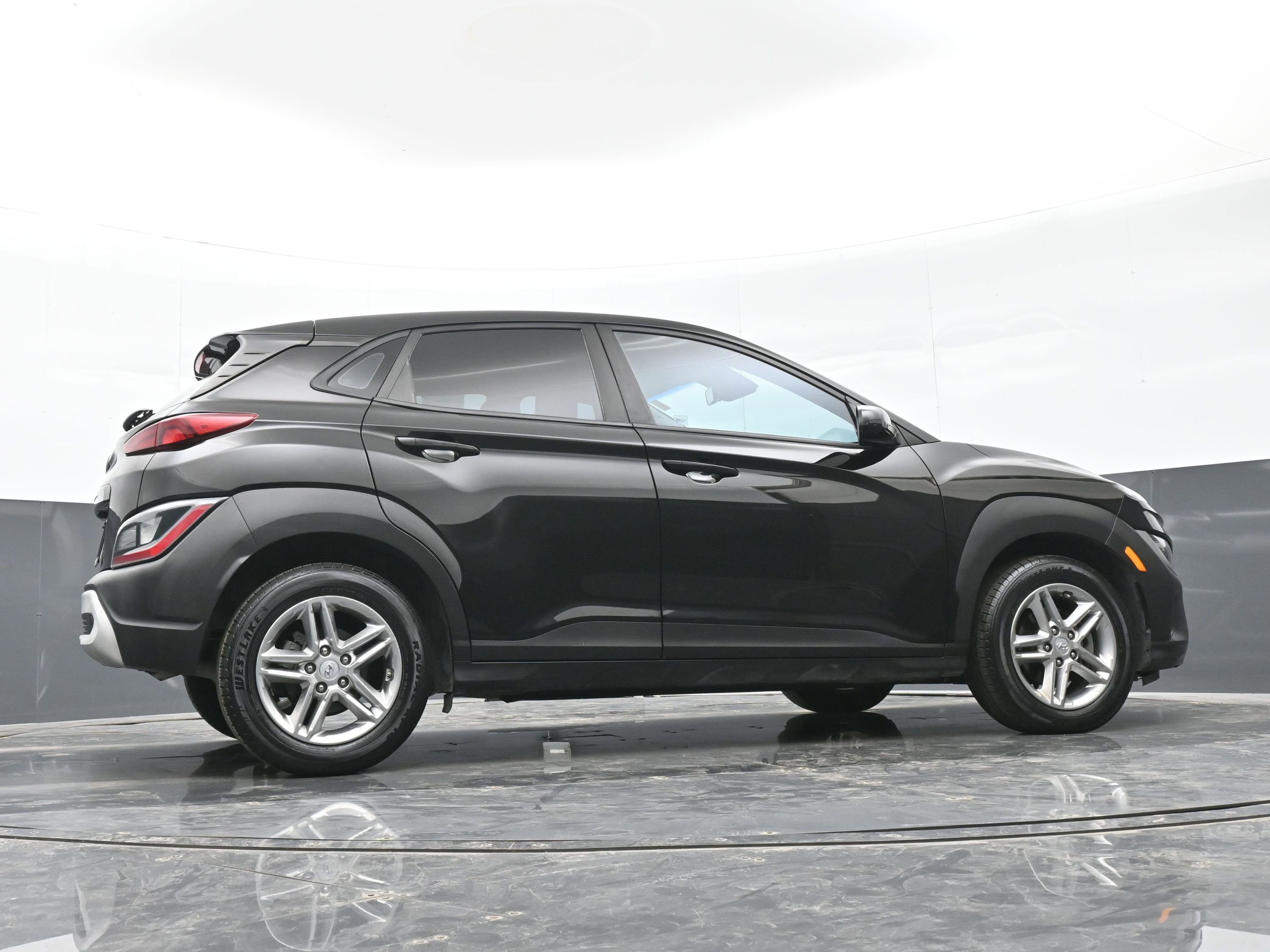 Certified 2022 Hyundai Kona SE image 40