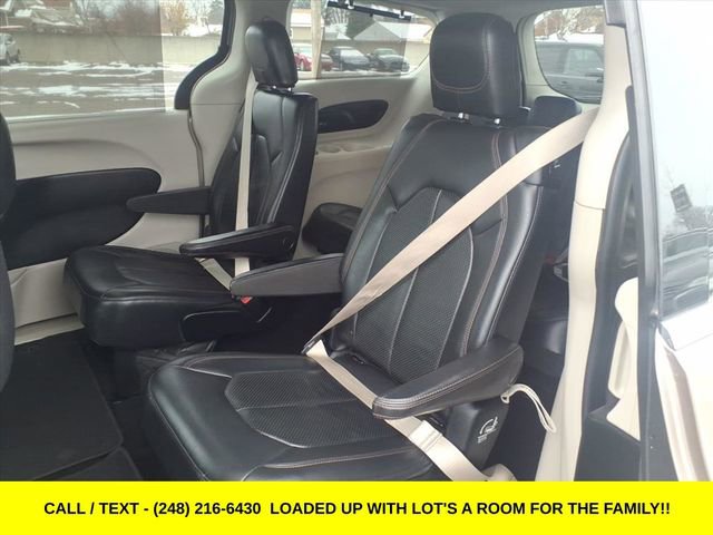 Used 2018 Chrysler Pacifica Touring-L w/ Advanced Safetytec Group image 10