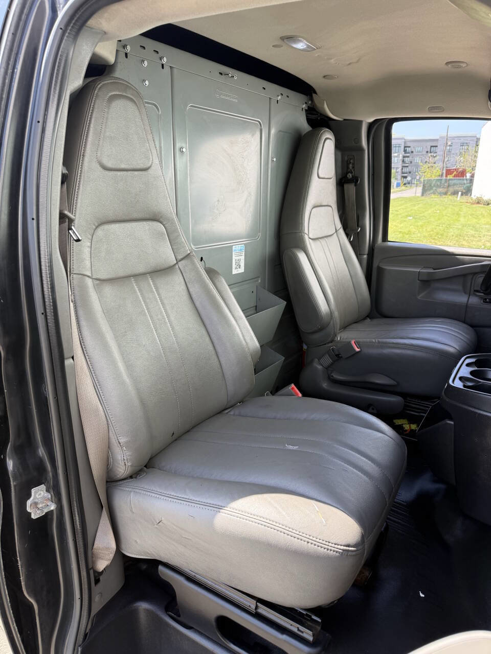 Used 2018 Chevrolet Express 2500 w/ Driver Convenience Package image 14