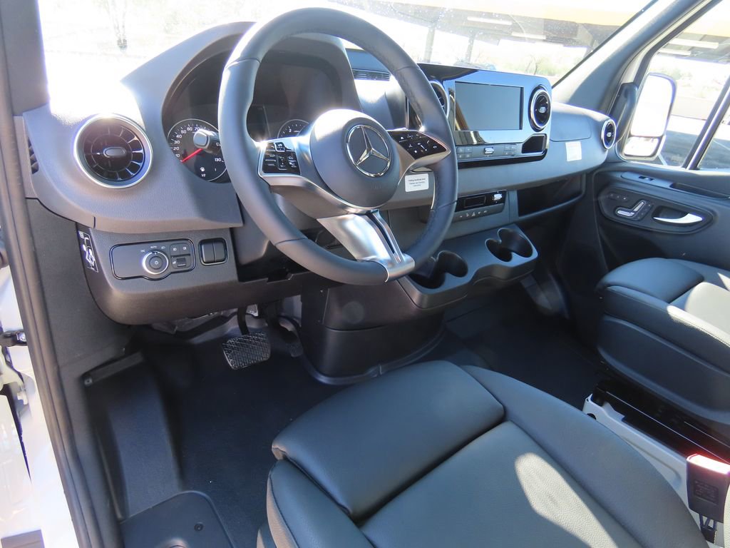 Used 2025 Mercedes-Benz Sprinter 2500 image 10
