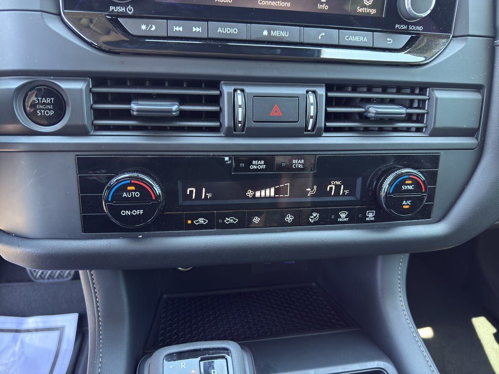 Used 2025 Nissan Pathfinder S FWD image 16