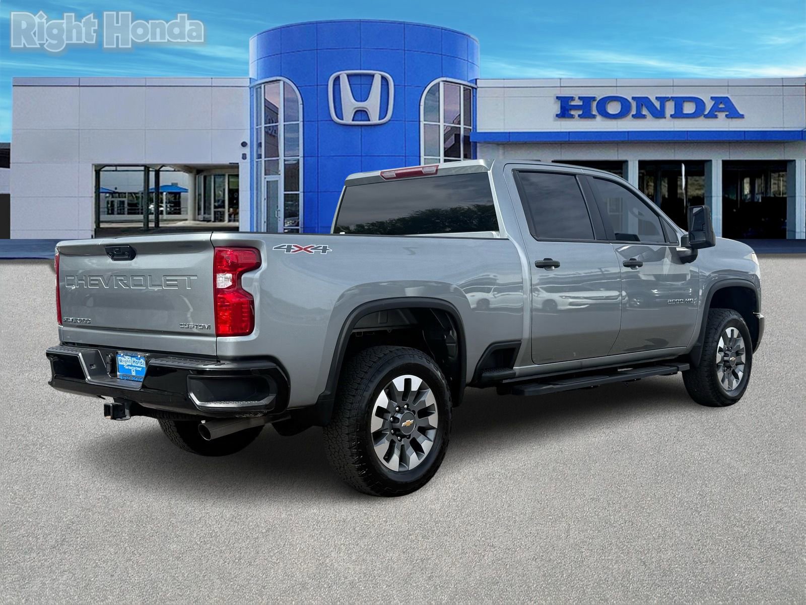 Used 2025 Chevrolet Silverado 2500 Custom w/ Custom Convenience Package AWD/4WD image 8