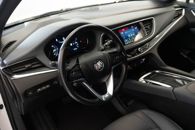 Used 2024 Buick Enclave Premium image 3
