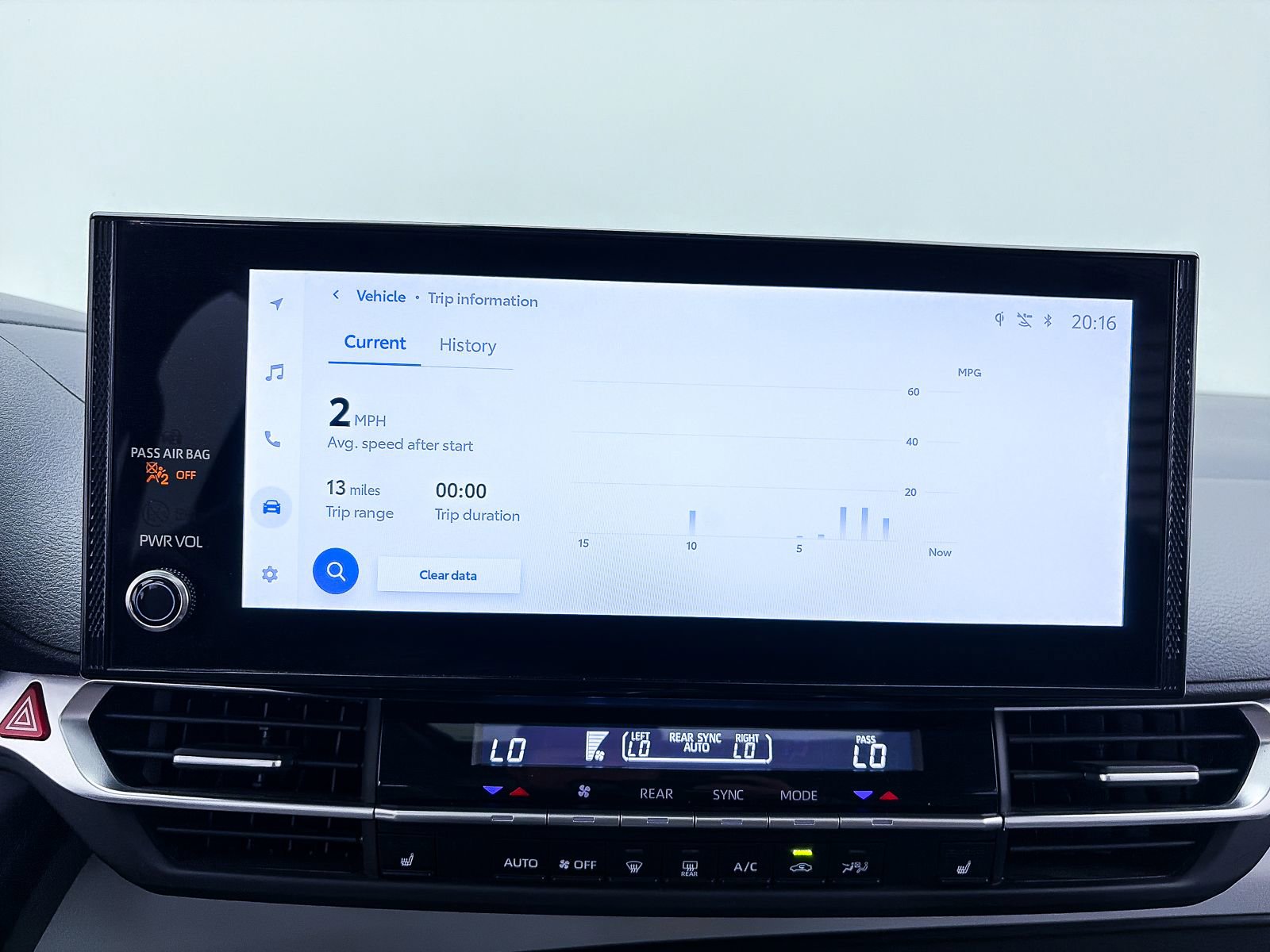 Used 2025 Toyota Sienna XLE FWD image 23