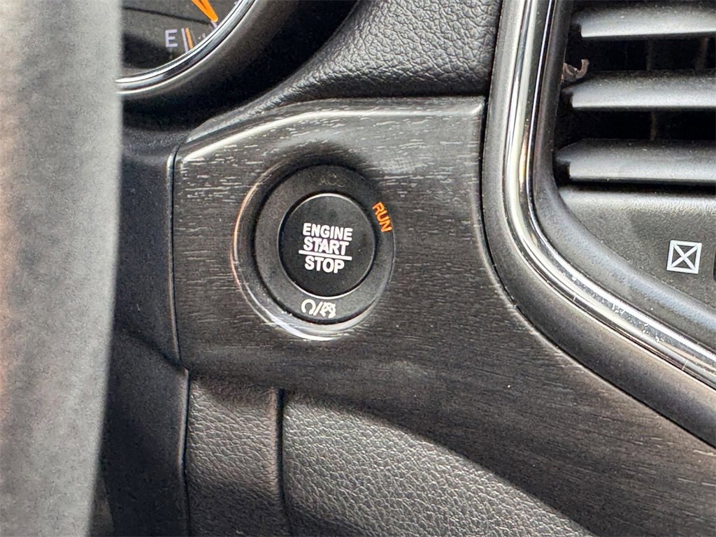 Used 2018 Jeep Grand Cherokee Altitude image 20