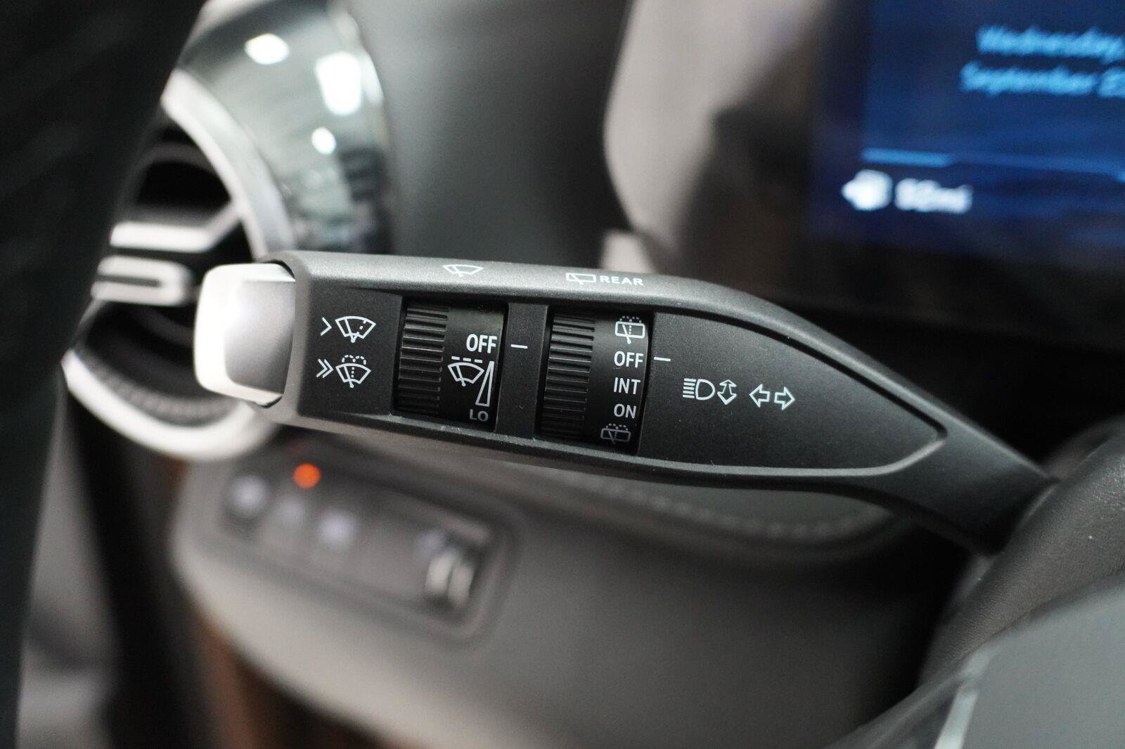 New 2027 Chevrolet Equinox LT w/ Safety and Technology Package FWD image 10