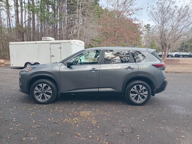 Used 2023 Nissan Rogue SV image 9