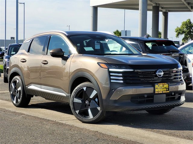 New 2025 Nissan Kicks SR w/ SR Premium Package