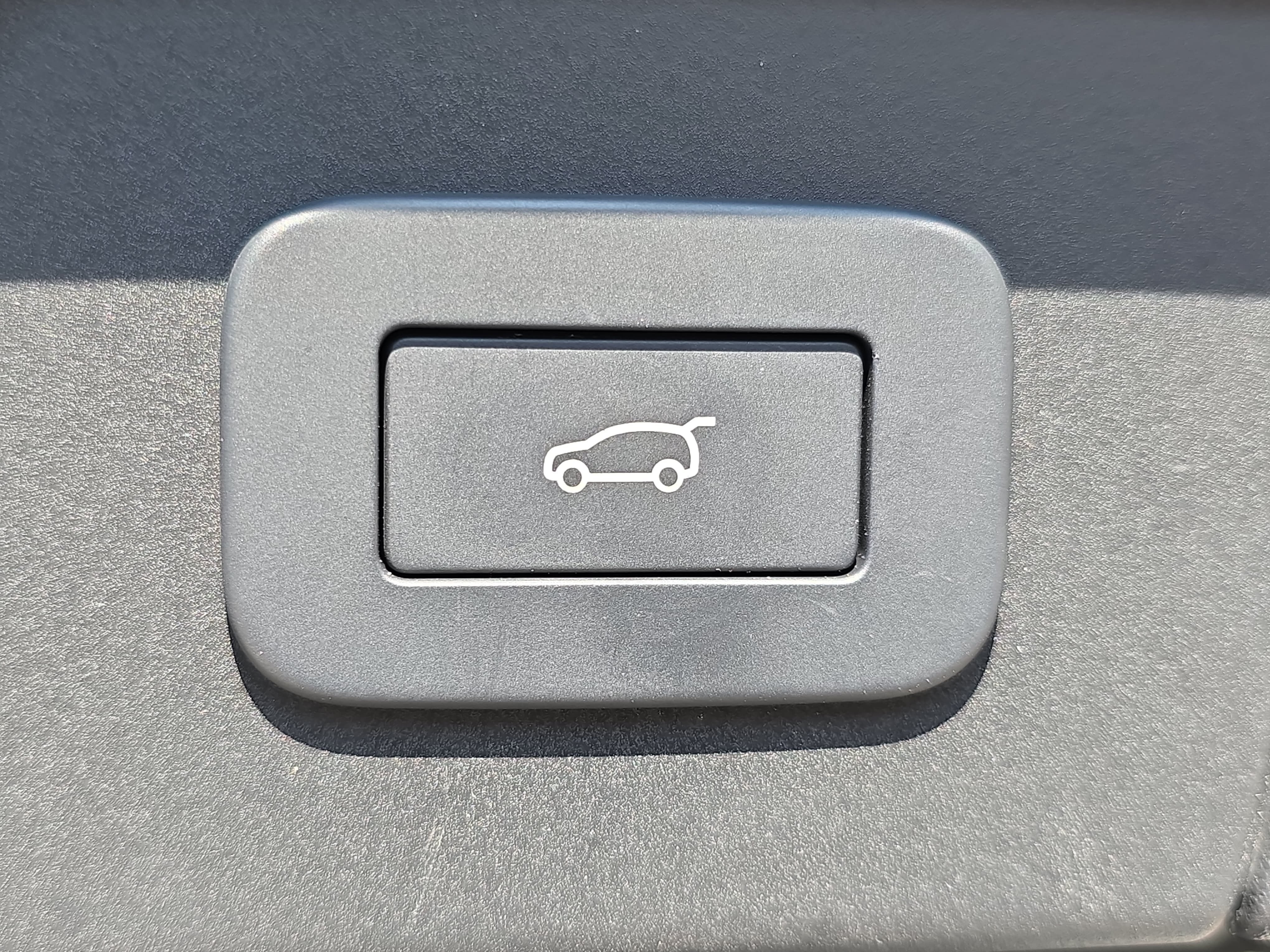 Certified 2026 Land Rover Range Rover Velar S AWD/4WD image 13