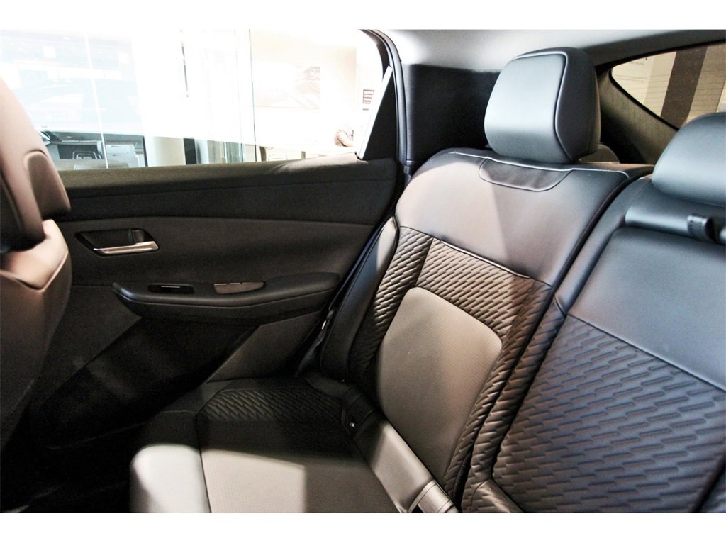 New 2026 Nissan Leaf Platinum+ w/ Cargo Package (Platinum+) image 9