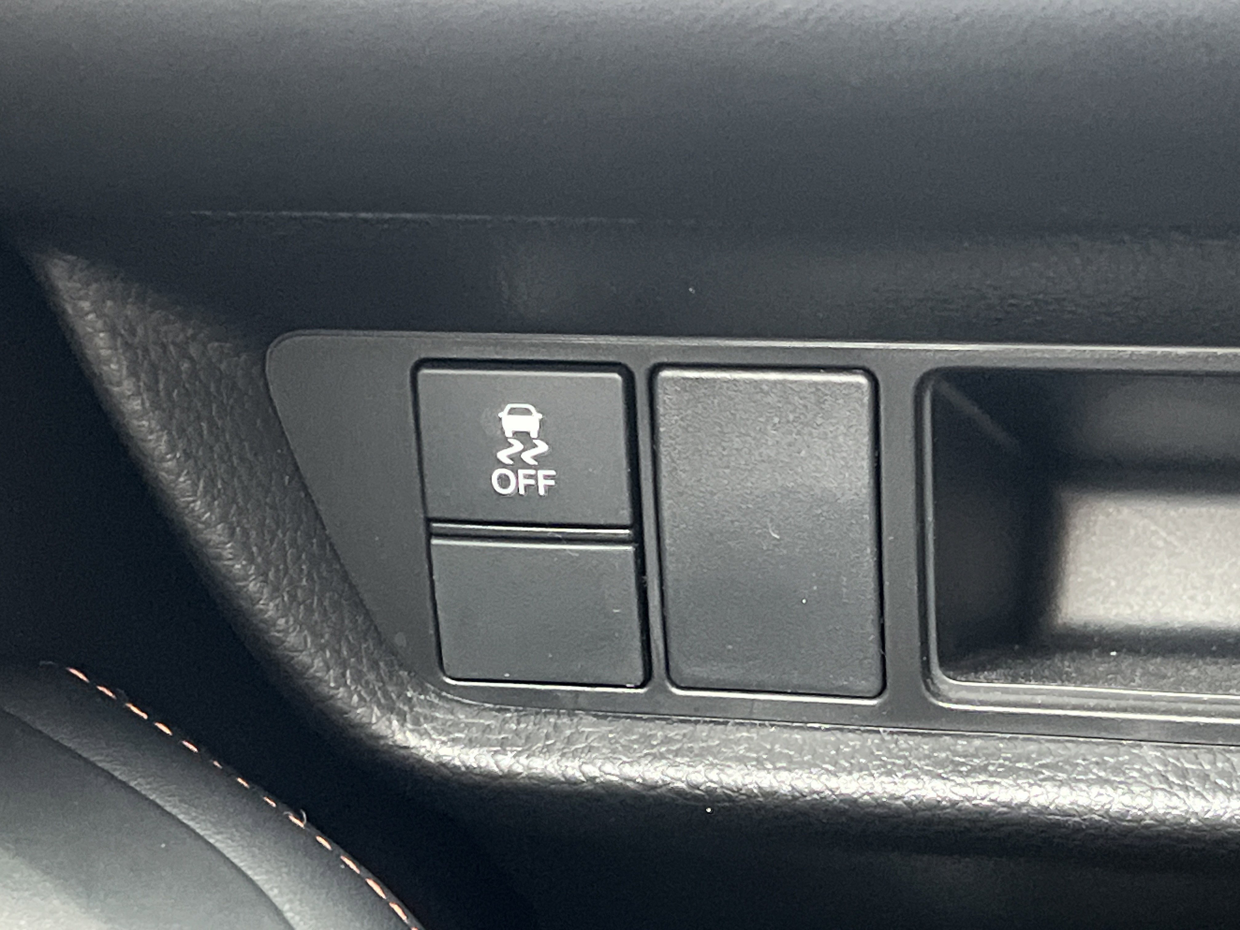 Certified 2025 Honda HR-V Sport image 15