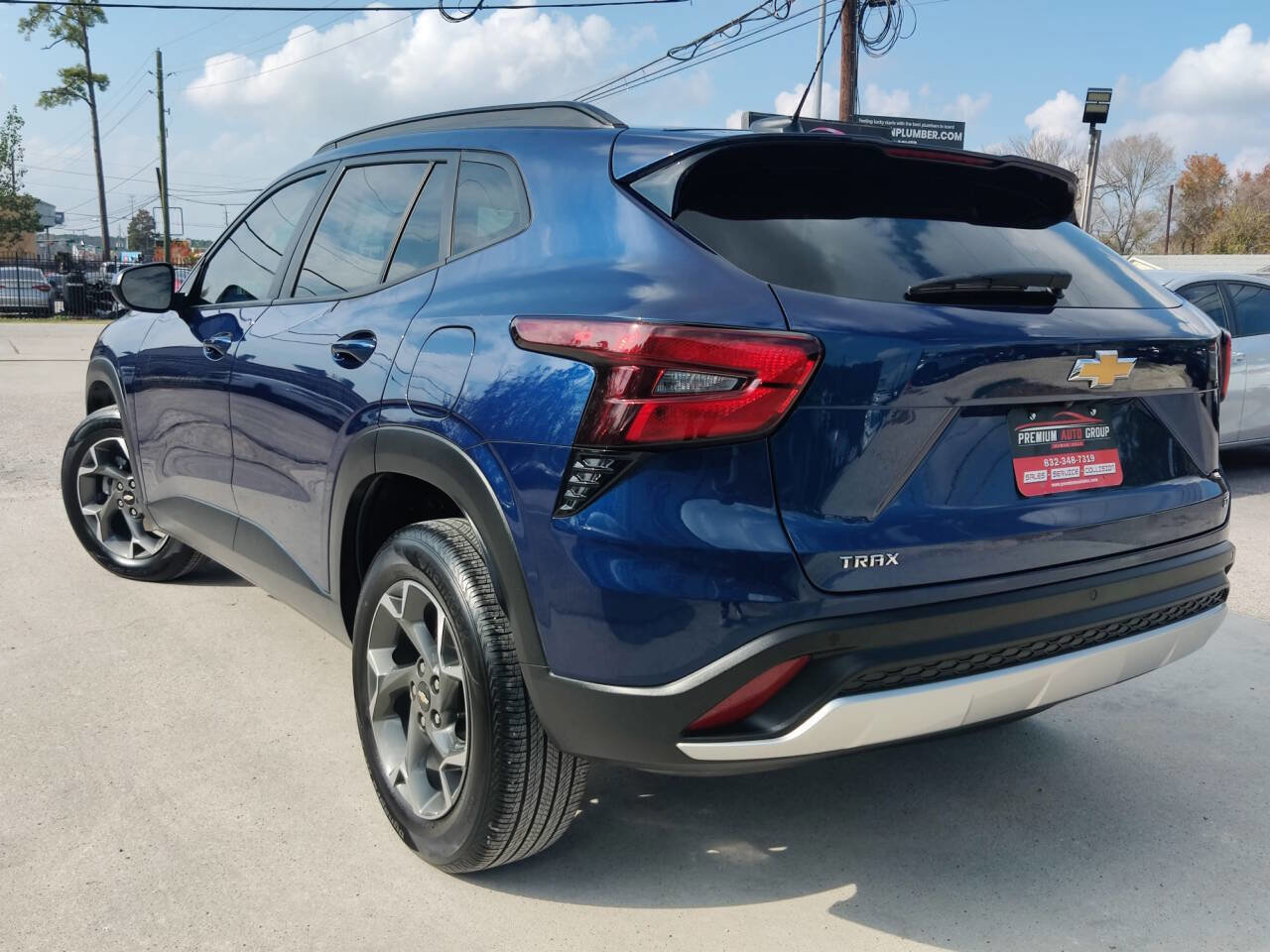 Used 2024 Chevrolet Trax LT w/ Driver Confidence Package image 3