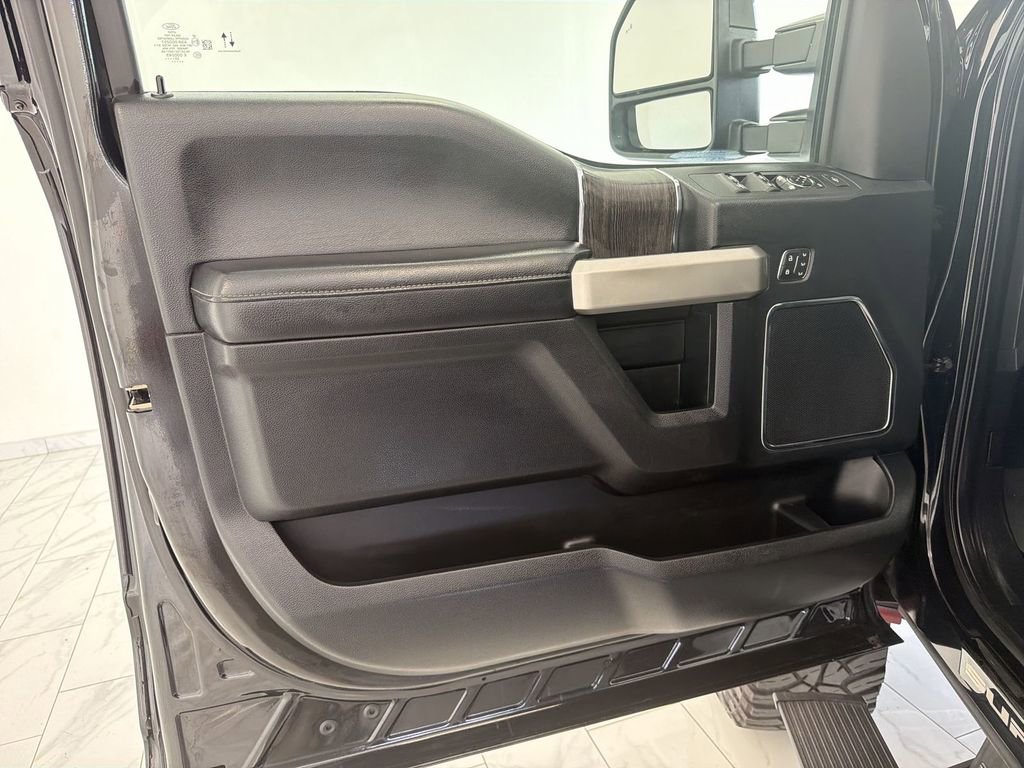Used 2020 Ford F250 Lariat AWD/4WD image 23