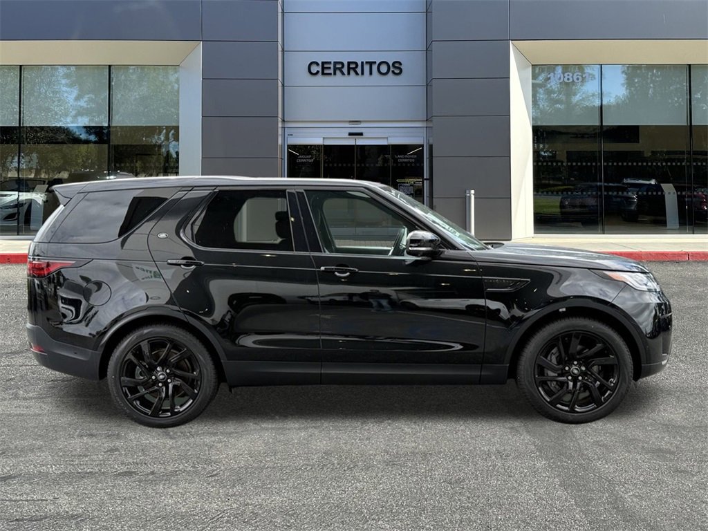 New 2025 Land Rover Discovery S image 5