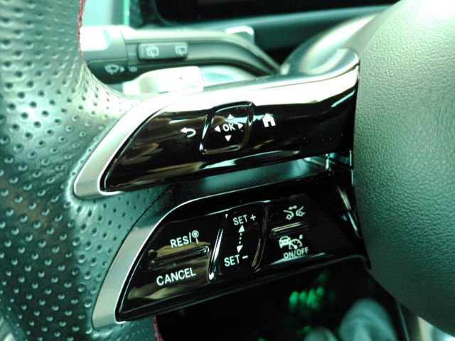 Used 2024 Mercedes-Benz GLB 250 image 39