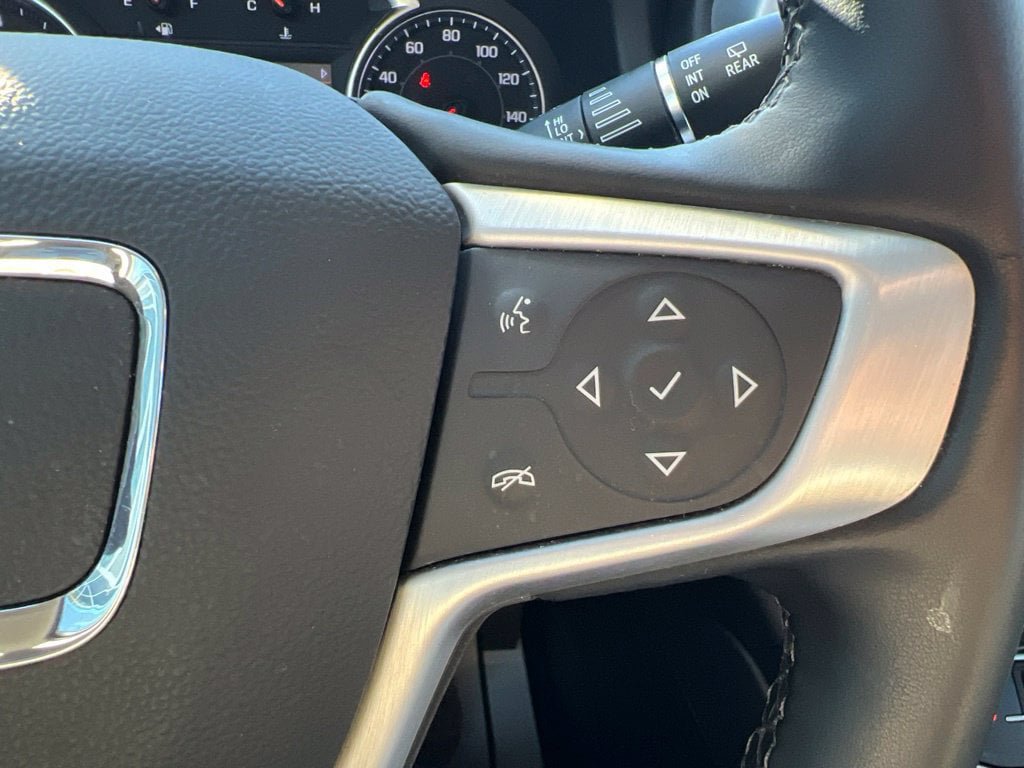 Used 2023 GMC Acadia SLT AWD/4WD image 24