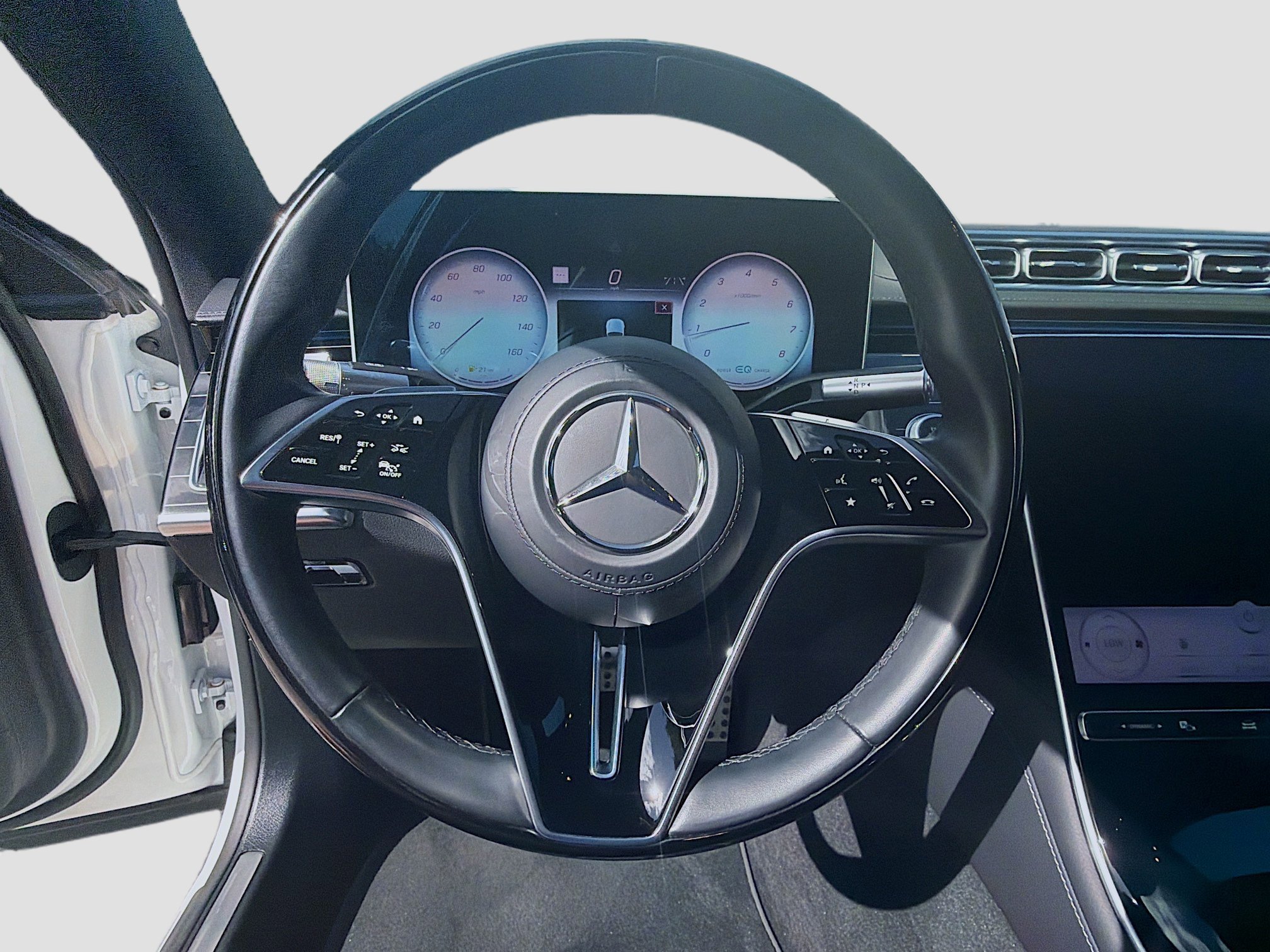 Used 2022 Mercedes-Benz S 580 4MATIC Sedan w/ AMG Line Package image 8