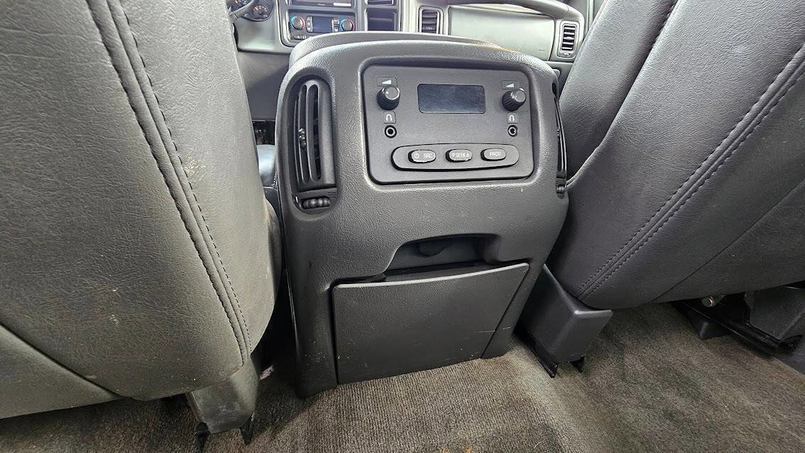 Used 2004 Chevrolet Silverado 2500 LT w/ Skid Plate Package image 23