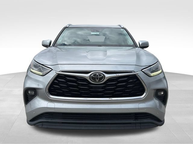 Used 2021 Toyota Highlander Limited AWD/4WD image 2