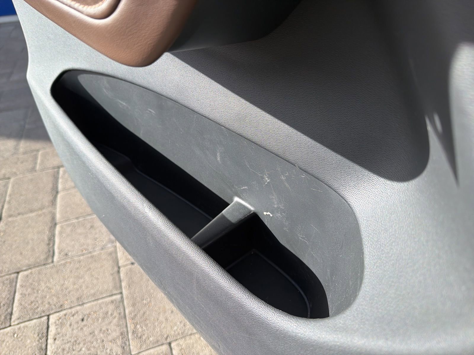 Certified 2025 Volvo XC60 T8 Plus w/ Protection Package Premier image 73