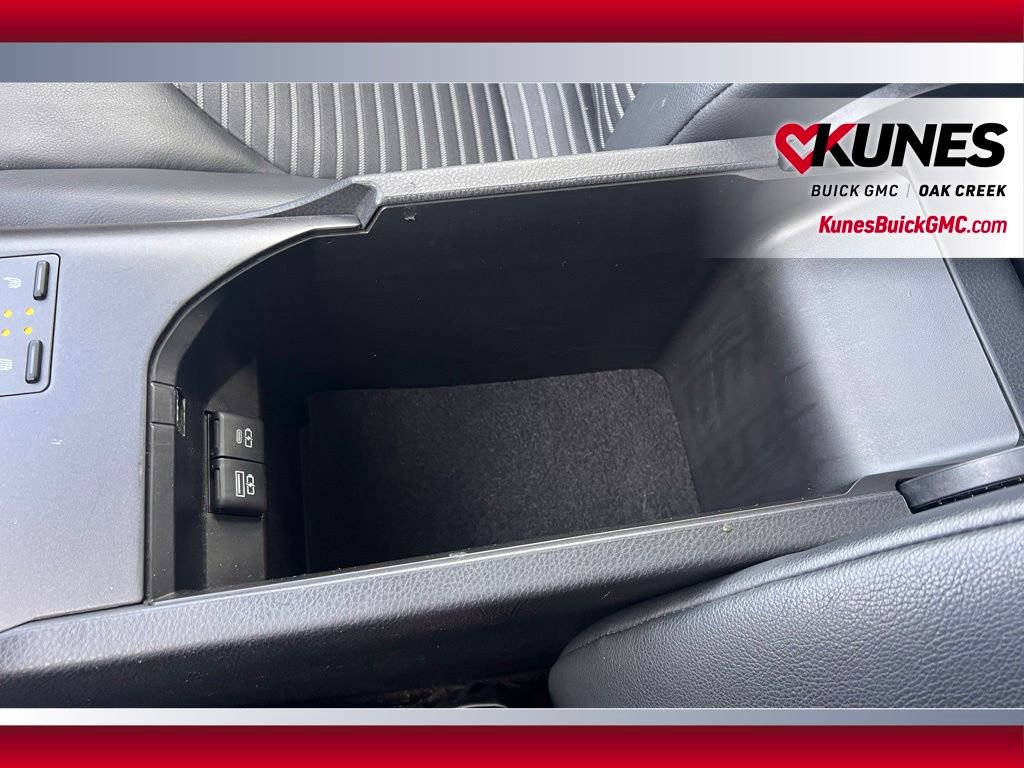 Used 2024 Toyota Camry SE image 26