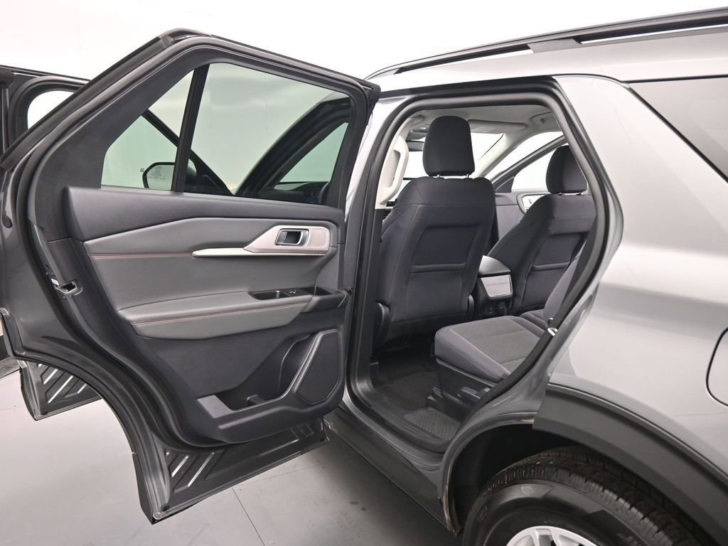 Certified 2025 Ford Explorer Active image 15