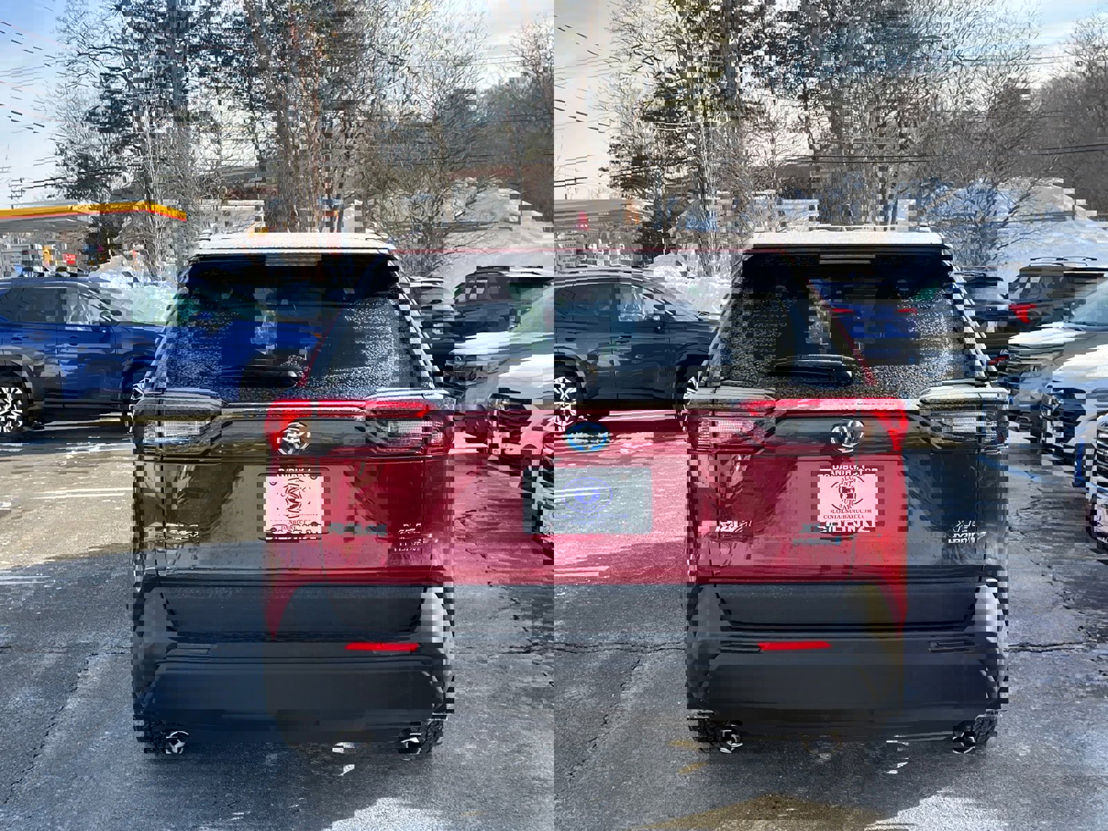 Used 2021 Toyota RAV4 XLE w/ Convenience Package AWD/4WD image 4