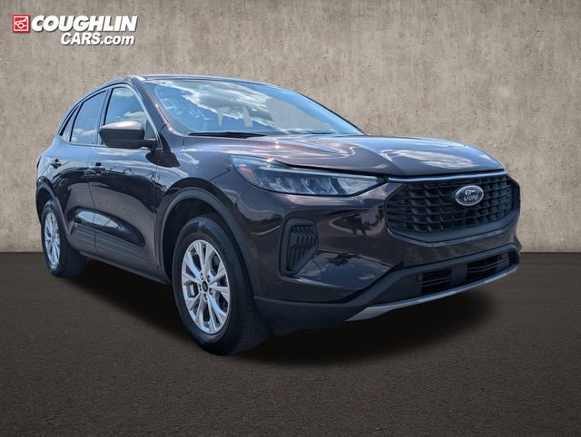 Used 2023 Ford Escape Active AWD/4WD image 1