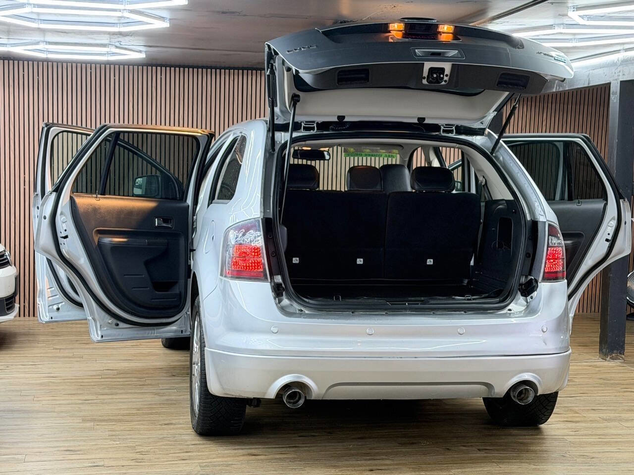 Used 2010 Ford Edge Sport image 9