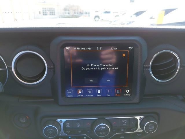 Used 2023 Jeep Wrangler Unlimited Sahara w/ Cold Weather Group image 19