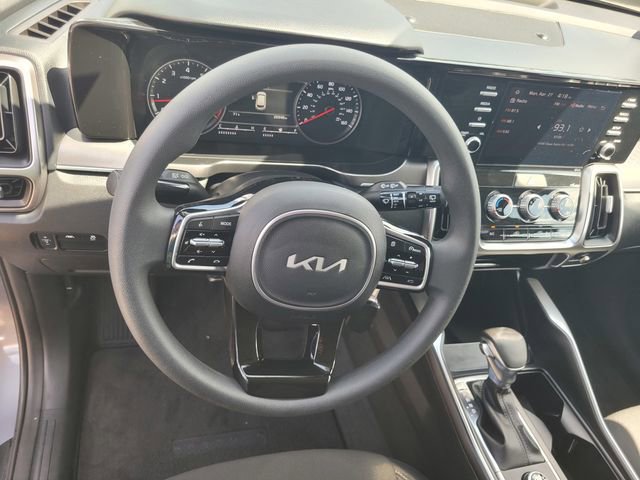 Used 2023 Kia Sorento LX FWD image 30